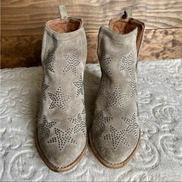 Jeffrey Campbell Asterial Booties Sz 8 Taupe Suede Star Studded Rock Western - Picture 9 of 16